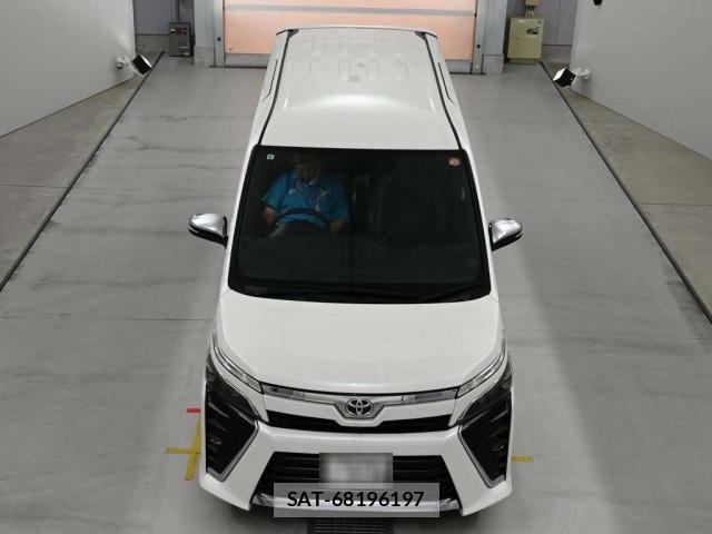 Toyota VOXY 2021-08 8648031-11