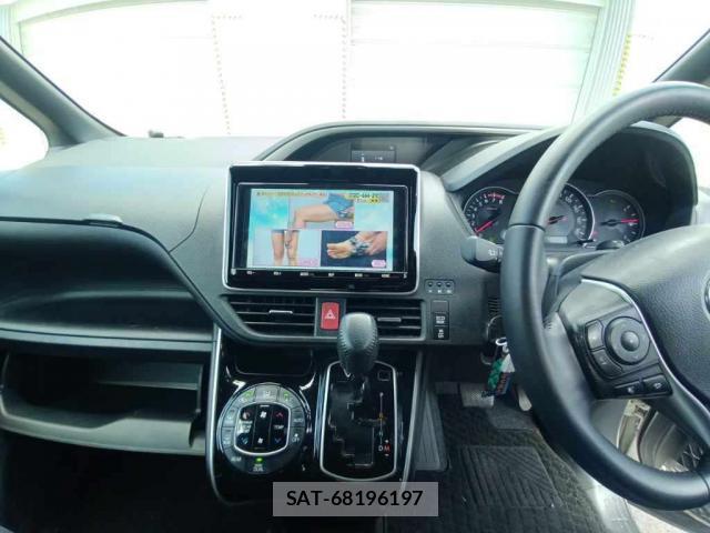 Toyota VOXY 2021-08 8648031-2