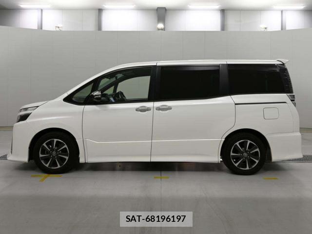 Toyota VOXY 2021-08 8648031-9