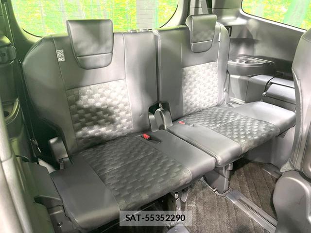 Toyota VOXY 2024-10 8648132-10