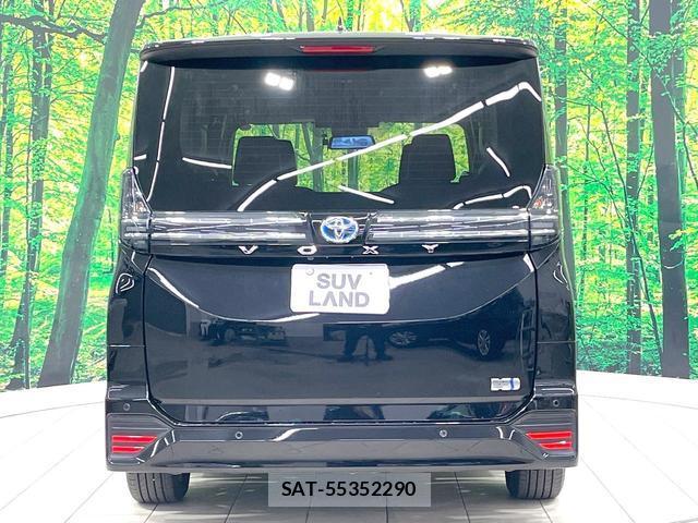 Toyota VOXY 2024-10 8648132-16
