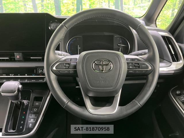 Toyota VOXY 2025-02 8648193-11