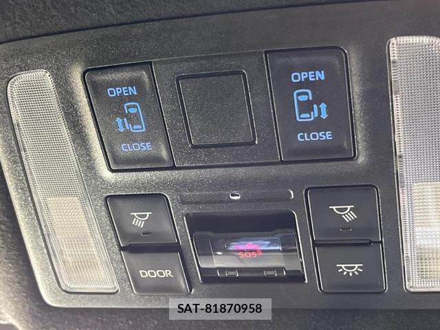 Toyota VOXY 2025-02 8648193-4