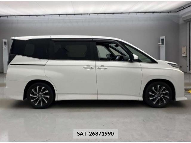Toyota VOXY 2023-03 8648231-7