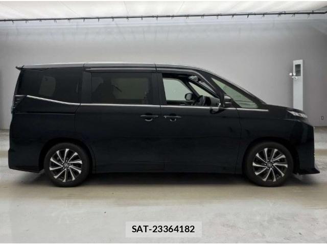 Toyota VOXY 2023-06 8648235-4