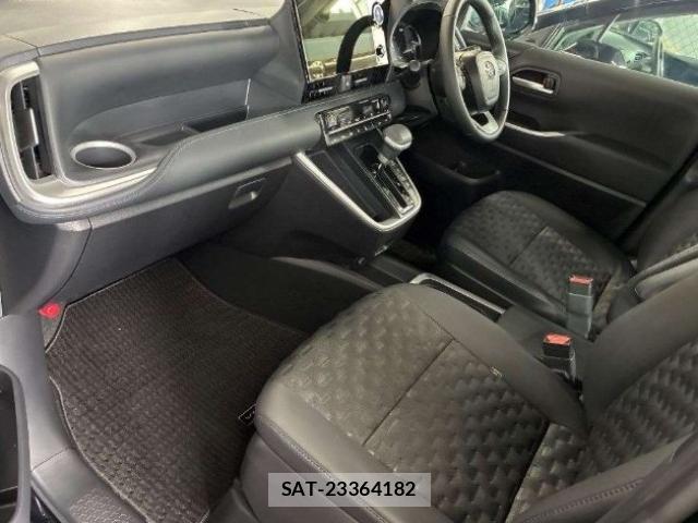 Toyota VOXY 2023-06 8648235-9