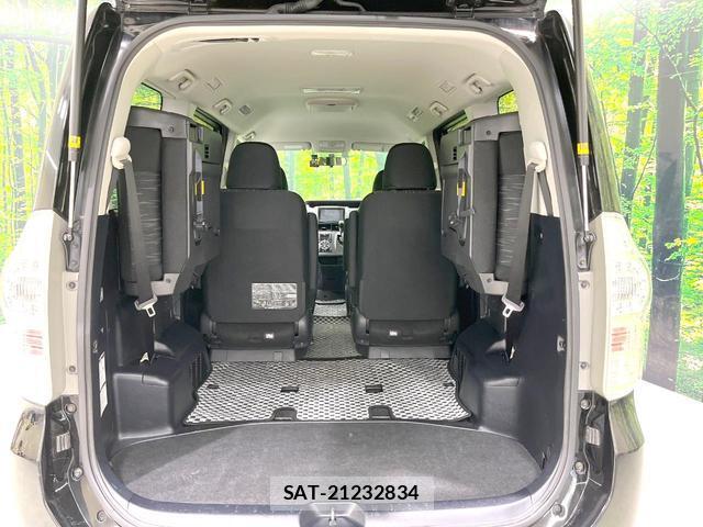 Toyota VOXY 2012-02 8648268-11