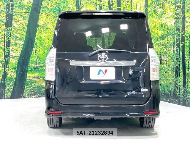 Toyota VOXY 2012-02 8648268-15