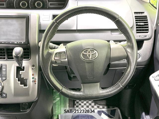 Toyota VOXY 2012-02 8648268-7