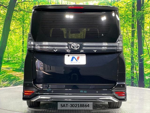 Toyota VOXY 2023-04 8648279-16