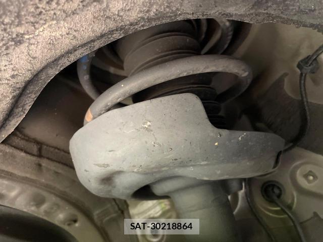 Toyota VOXY 2023-04 8648279-18