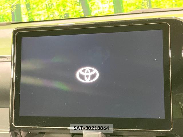 Toyota VOXY 2023-04 8648279-3