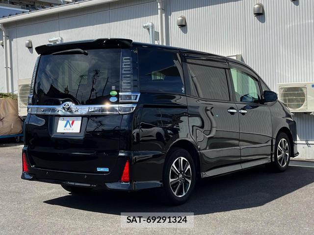Toyota VOXY 2019-09 8648305-17