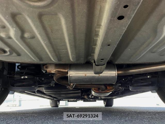 Toyota VOXY 2019-09 8648305-19