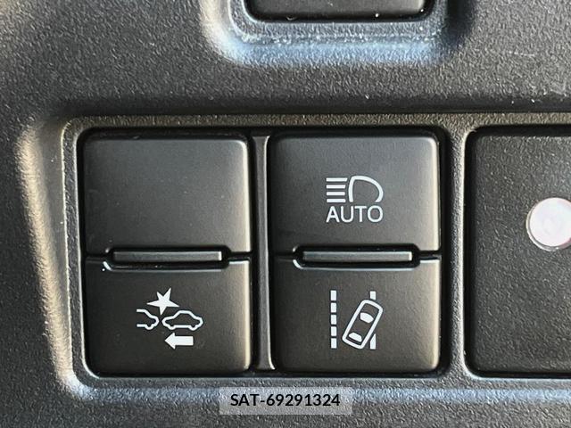 Toyota VOXY 2019-09 8648305-5