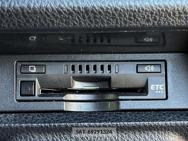Toyota VOXY 2019-09 8648305-6