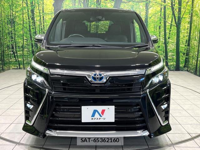 Toyota VOXY 2021-12 8648356-14