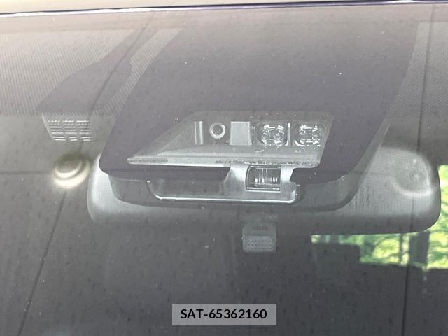 Toyota VOXY 2021-12 8648356-5