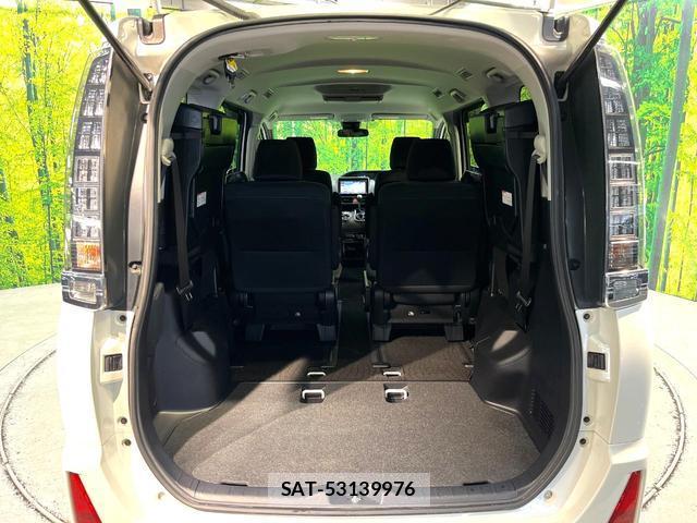 Toyota VOXY 2016-09 8648576-10