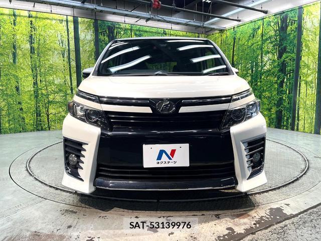 Toyota VOXY 2016-09 8648576-14