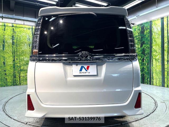 Toyota VOXY 2016-09 8648576-15