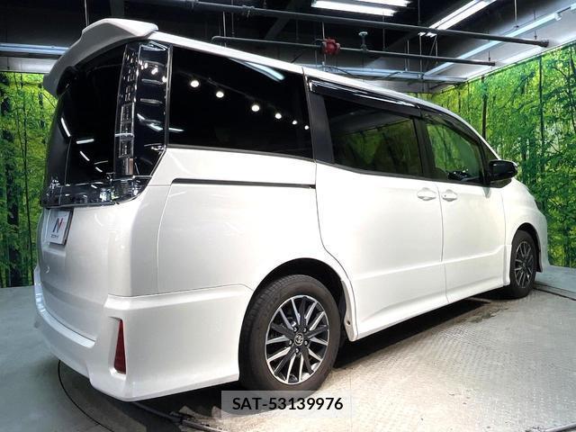 Toyota VOXY 2016-09 8648576-17