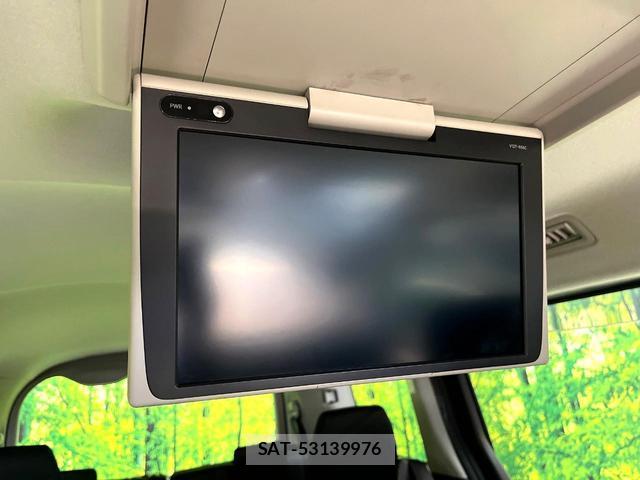 Toyota VOXY 2016-09 8648576-2