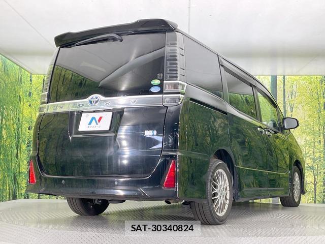 Toyota VOXY 2021-03 8648751-17
