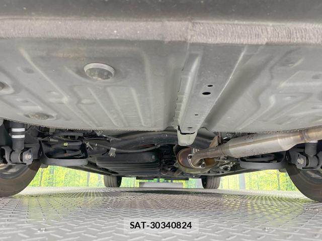 Toyota VOXY 2021-03 8648751-18