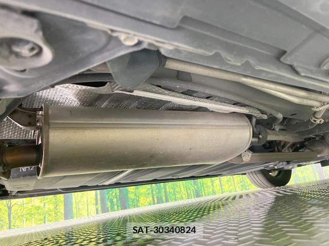 Toyota VOXY 2021-03 8648751-19