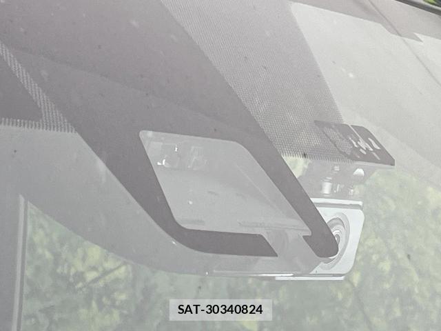 Toyota VOXY 2021-03 8648751-4
