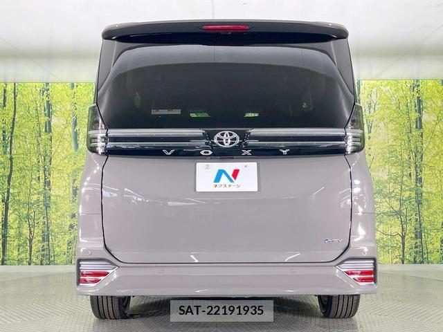 Toyota VOXY 2026-05 8648771-15
