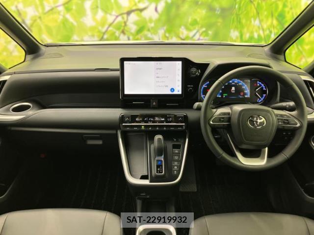 Toyota VOXY 2026-03 8648827-3
