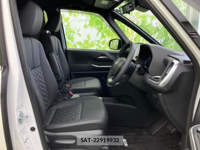 Toyota VOXY 2026-03 8648827-6