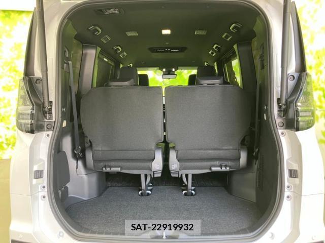Toyota VOXY 2026-03 8648827-7