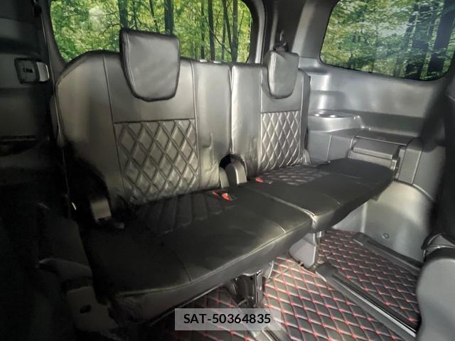Toyota VOXY 2024-05 8649131-10