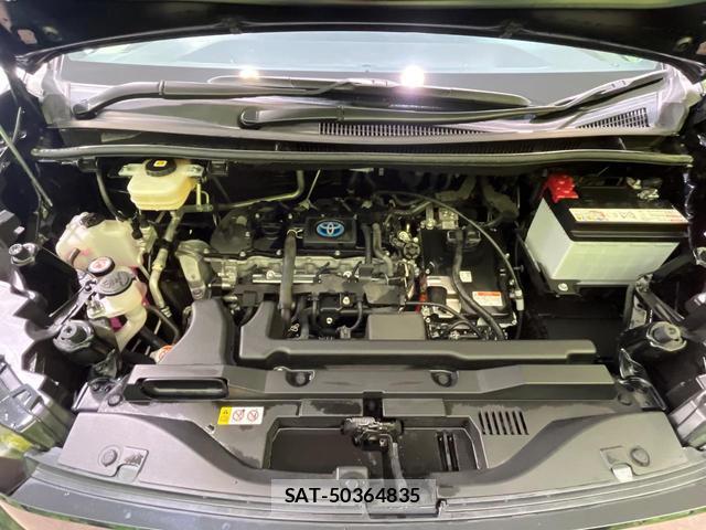 Toyota VOXY 2024-05 8649131-19