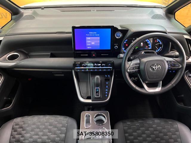 Toyota VOXY 2023-05 8649222-1
