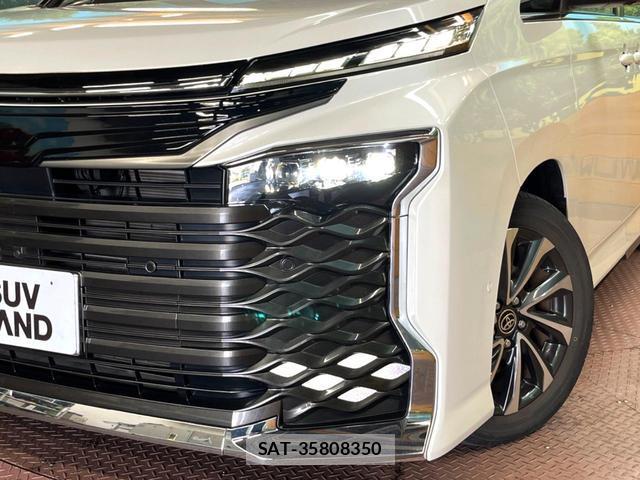 Toyota VOXY 2023-05 8649222-12