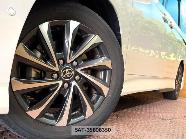 Toyota VOXY 2023-05 8649222-13