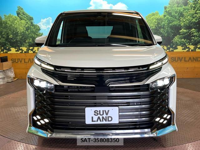 Toyota VOXY 2023-05 8649222-14