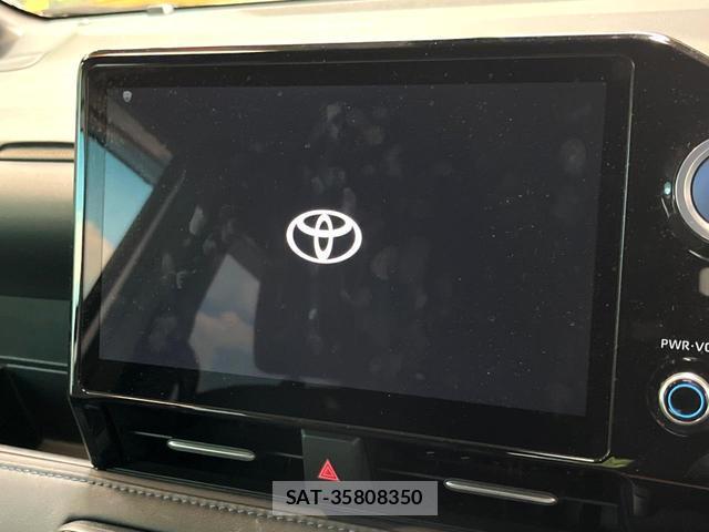 Toyota VOXY 2023-05 8649222-2