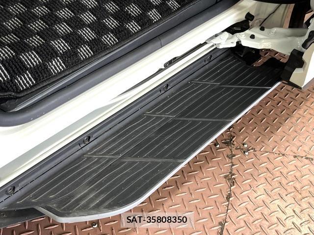 Toyota VOXY 2023-05 8649222-4