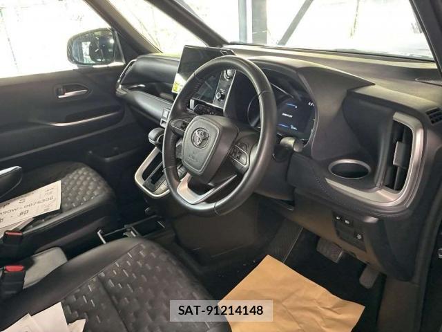 Toyota VOXY 2023-10 8649287-5