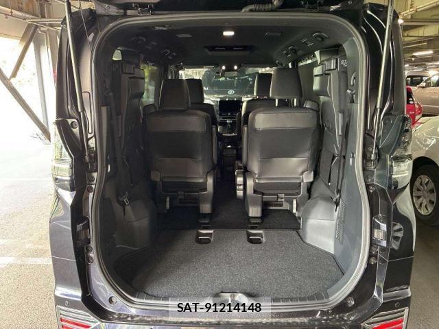 Toyota VOXY 2023-10 8649287-7