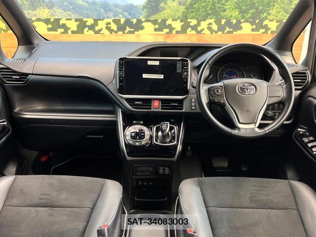 Toyota VOXY 2021-05 8649328-1