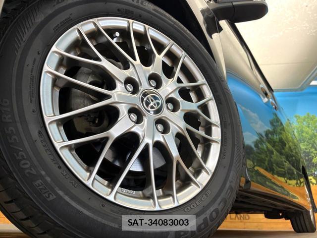 Toyota VOXY 2021-05 8649328-13