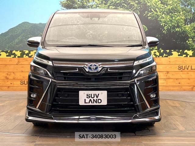 Toyota VOXY 2021-05 8649328-14