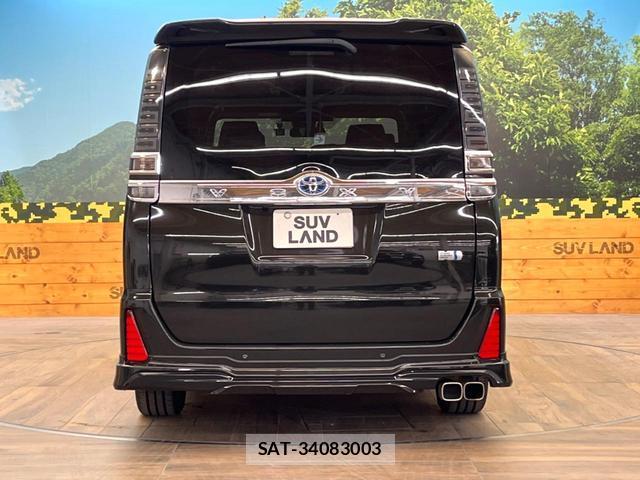 Toyota VOXY 2021-05 8649328-15