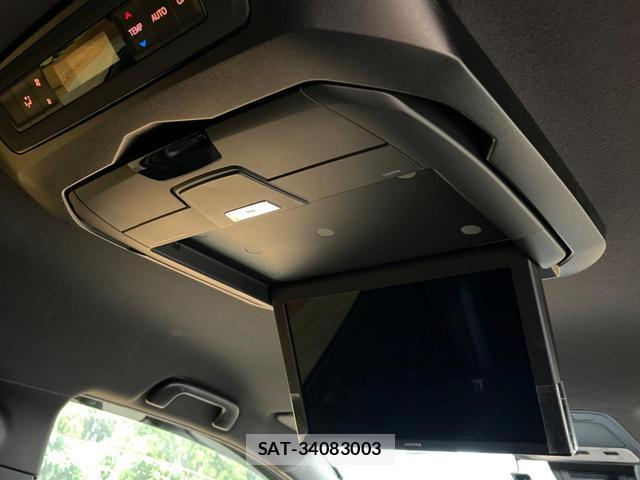 Toyota VOXY 2021-05 8649328-3